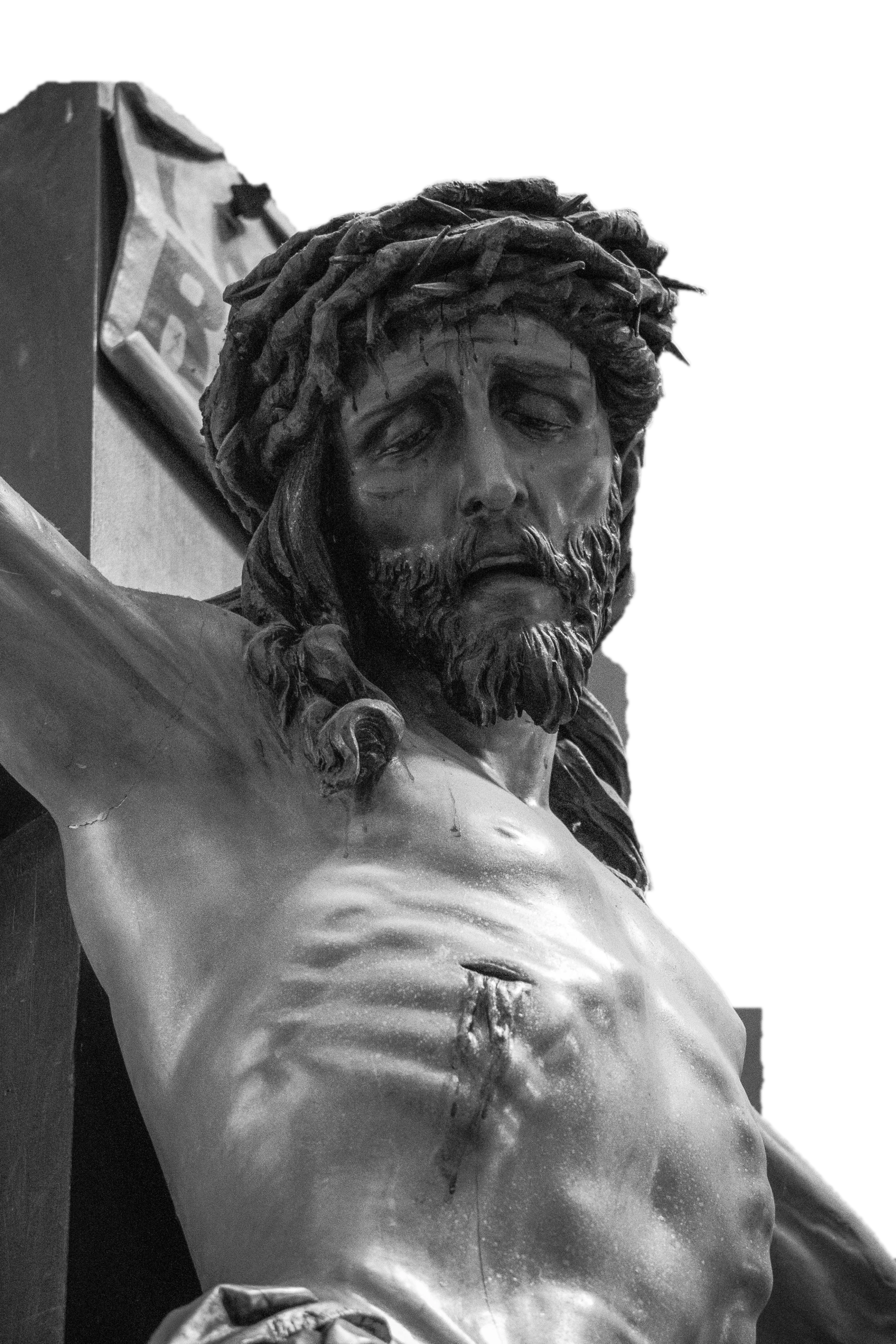 Cristo crucificado, com a coroa de espinhos. Escultura fotografada por Mauro Fossati